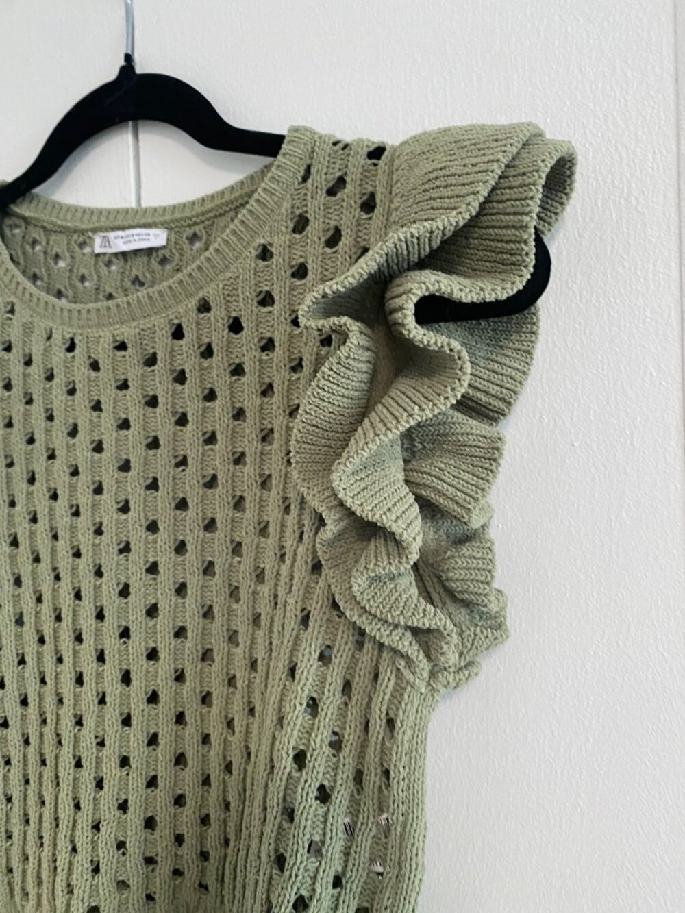 ZARA - Green Open-Knit Ruffle Sweater Vest (Cropped)